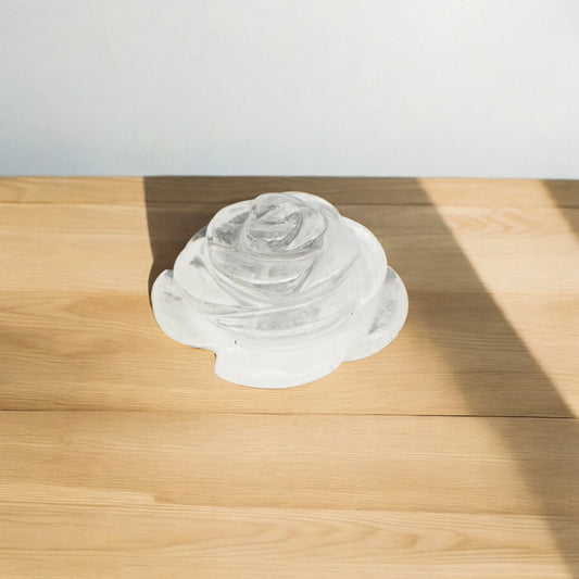 Clear Quartz Rose Flowers for Showpiece, Vastu & Feng Feng Shui - 5.08 cm Handcrafted Showpiece (90 Gram)