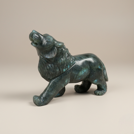 Labrodorite Wolf