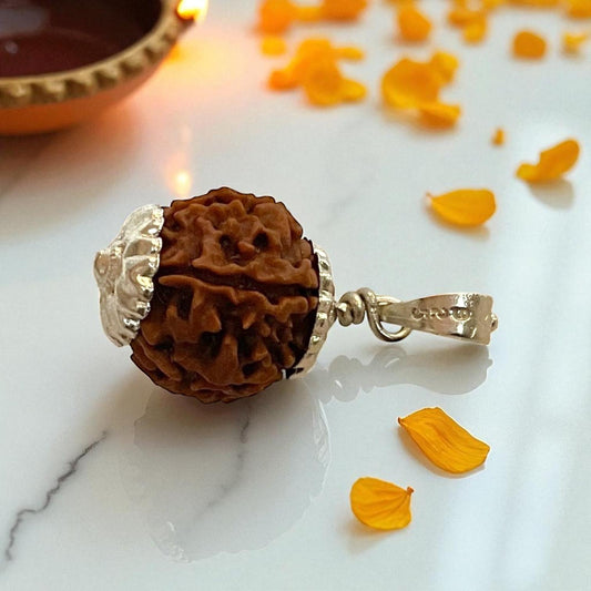 7 Mukhi Rudraksha silver pendant