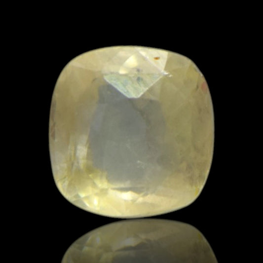 Yellow Sapphire - 4.77 Carat