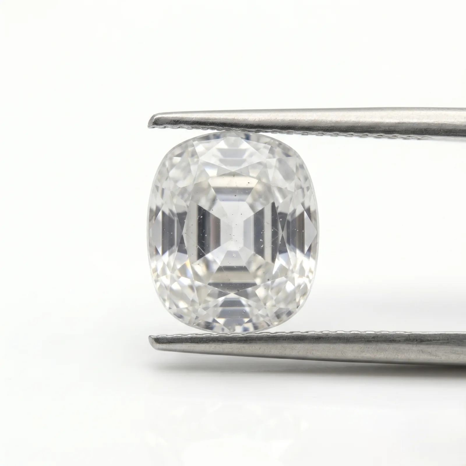 Natural Zircon  7.68 Carat