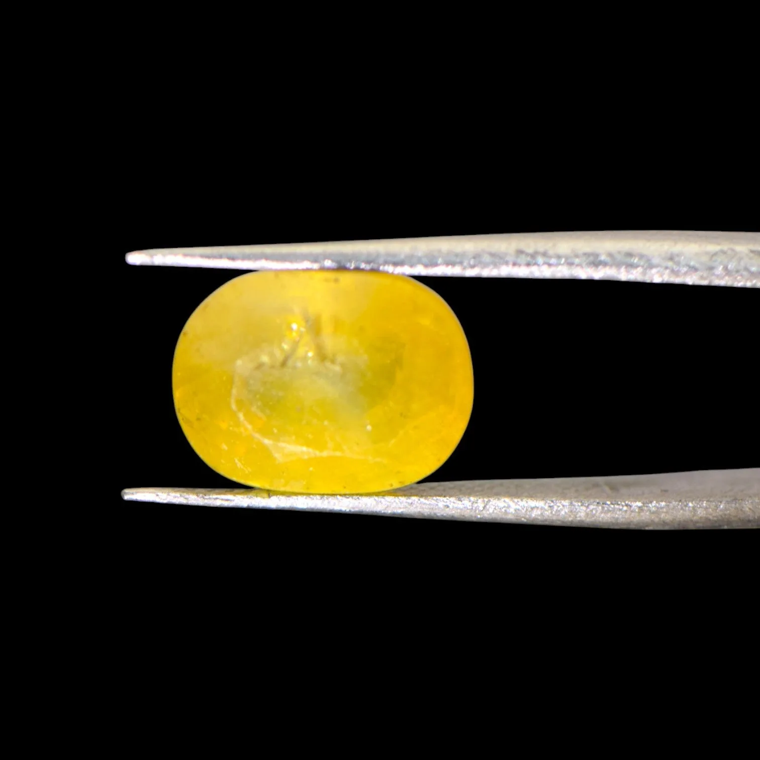 Yellow Sapphire - 8.29 Carat