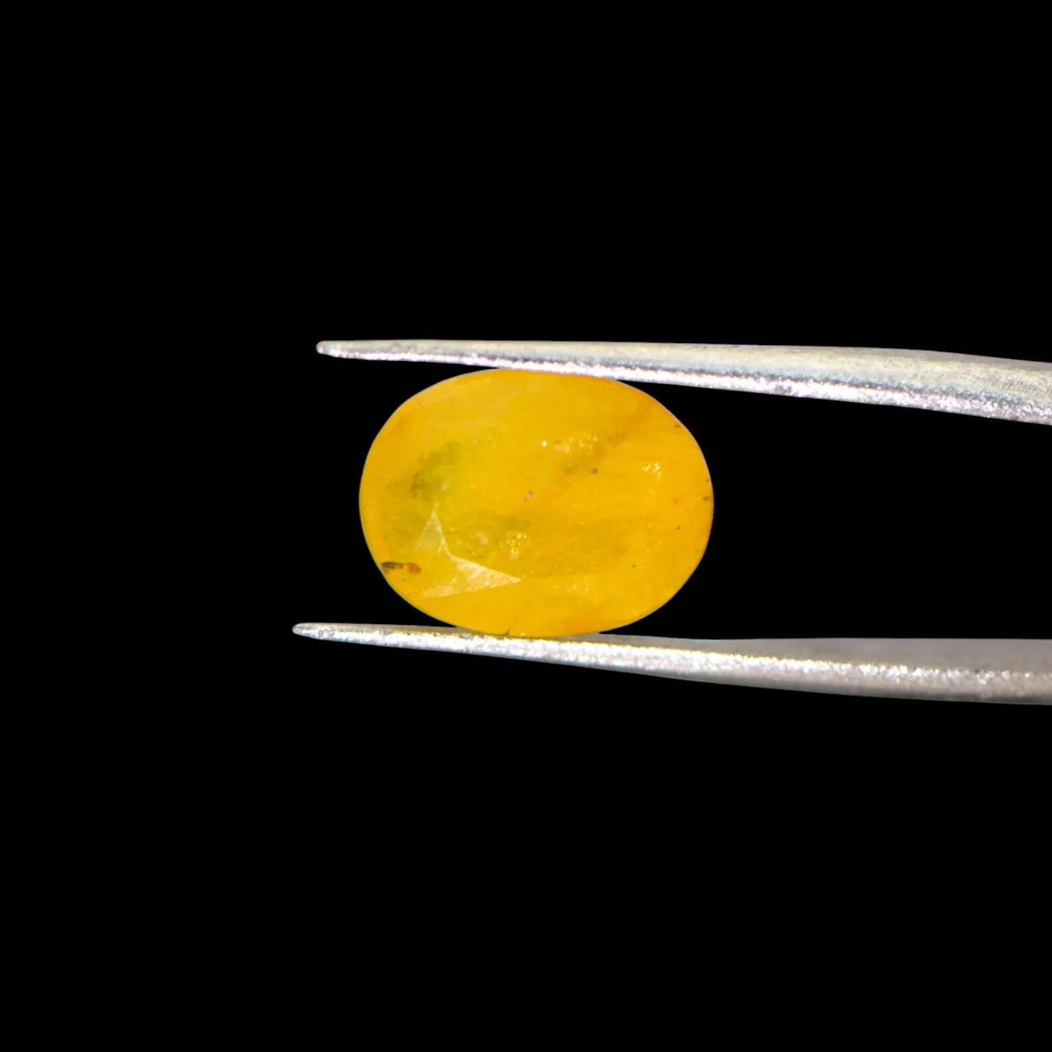 Yellow Sapphire - 6.57 Carat