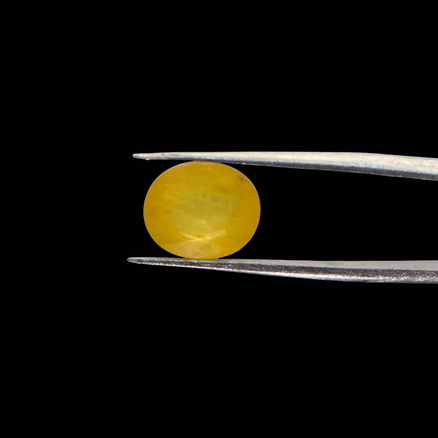 Yellow Sapphire - 5.84 Carat