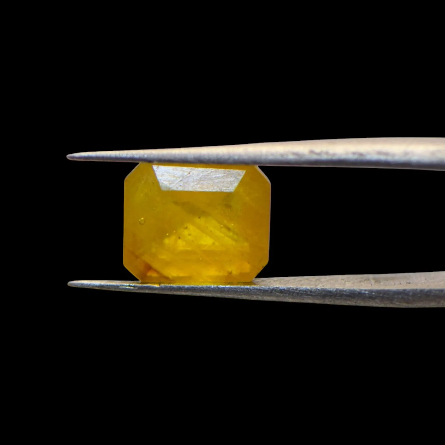 Yellow Sapphire - 4.8 Carat
