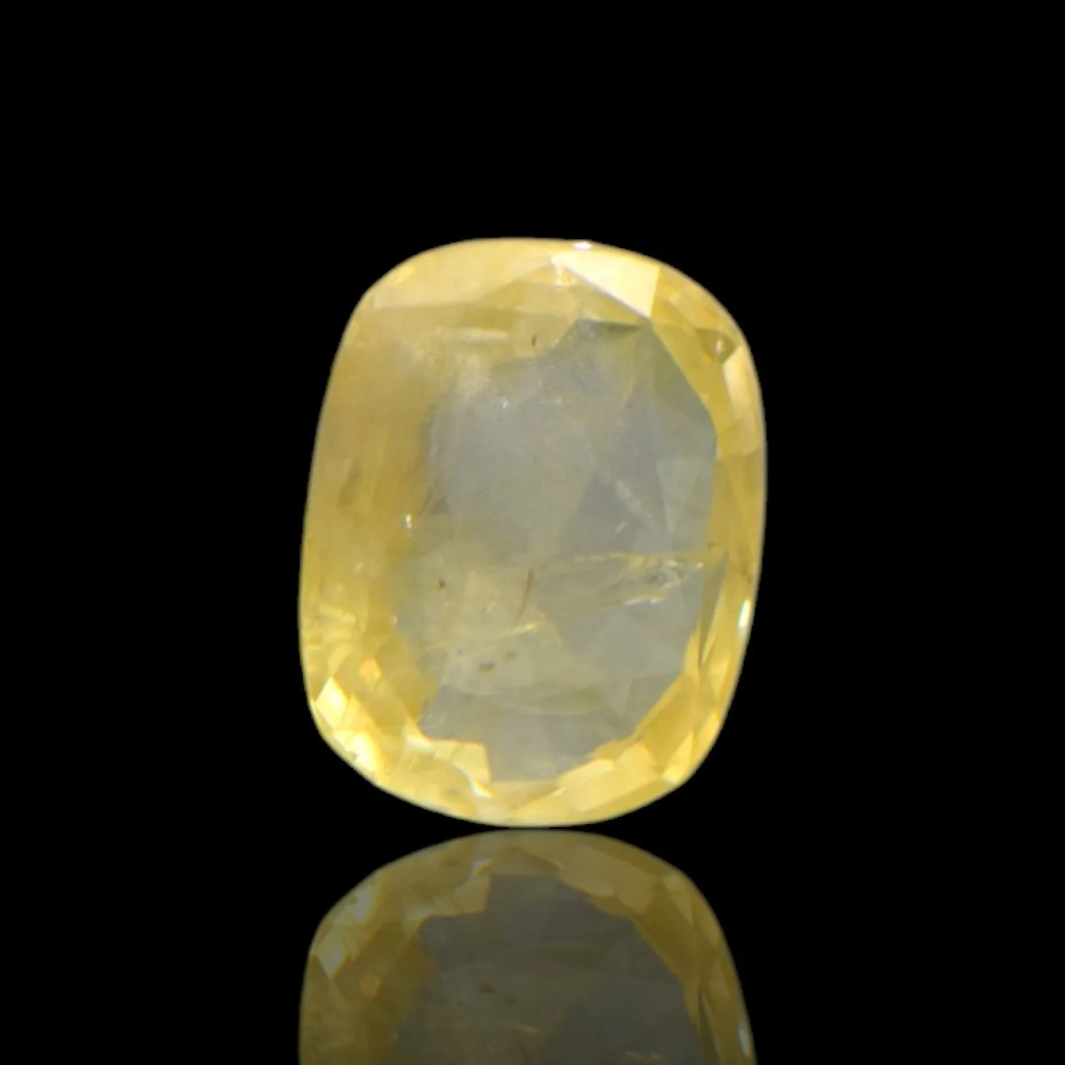Yellow Sapphire - 3.67 Carat