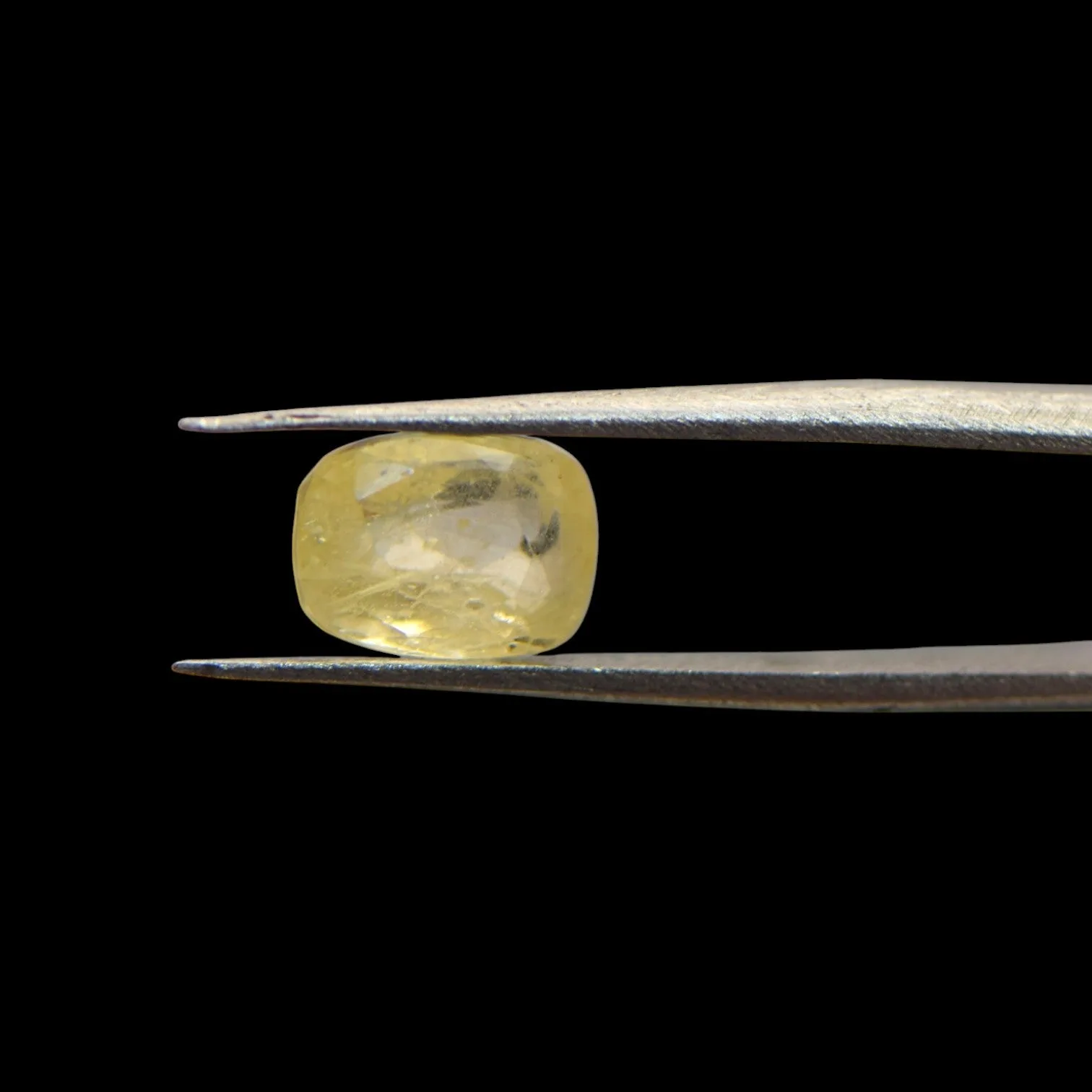 Yellow Sapphire - 4.58 Carat