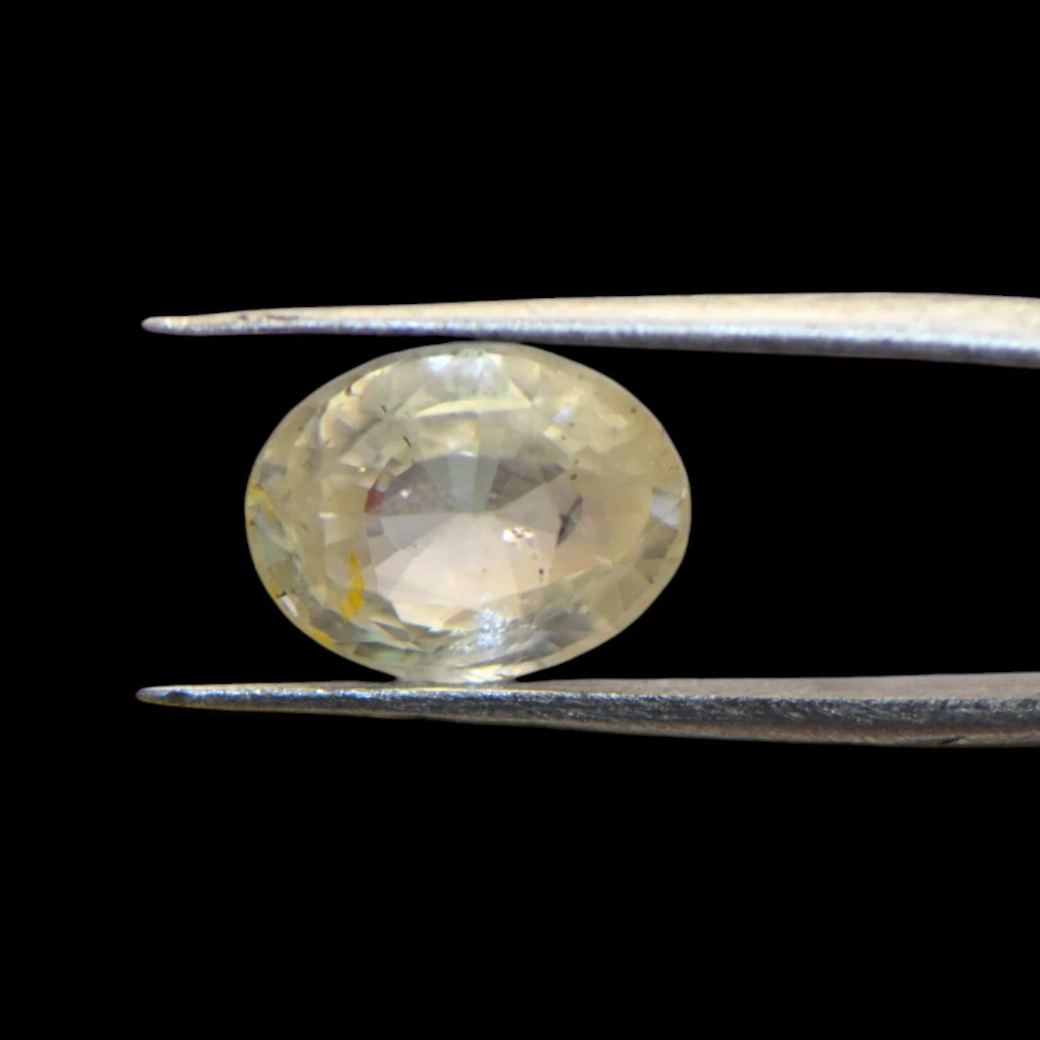 Yellow Sapphire - 5.68 Carat