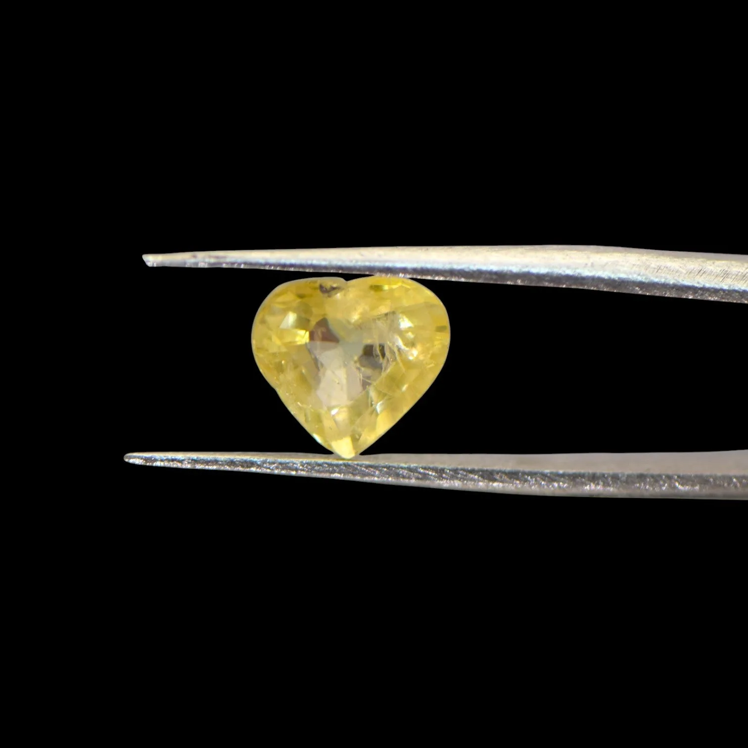 Yellow Sapphire - 2.96 Carat
