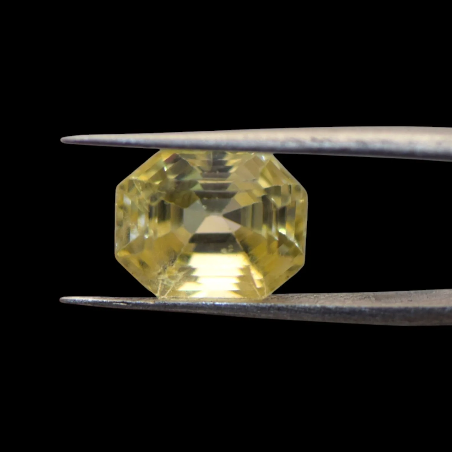 Yellow Sapphire - 11.04 Carat