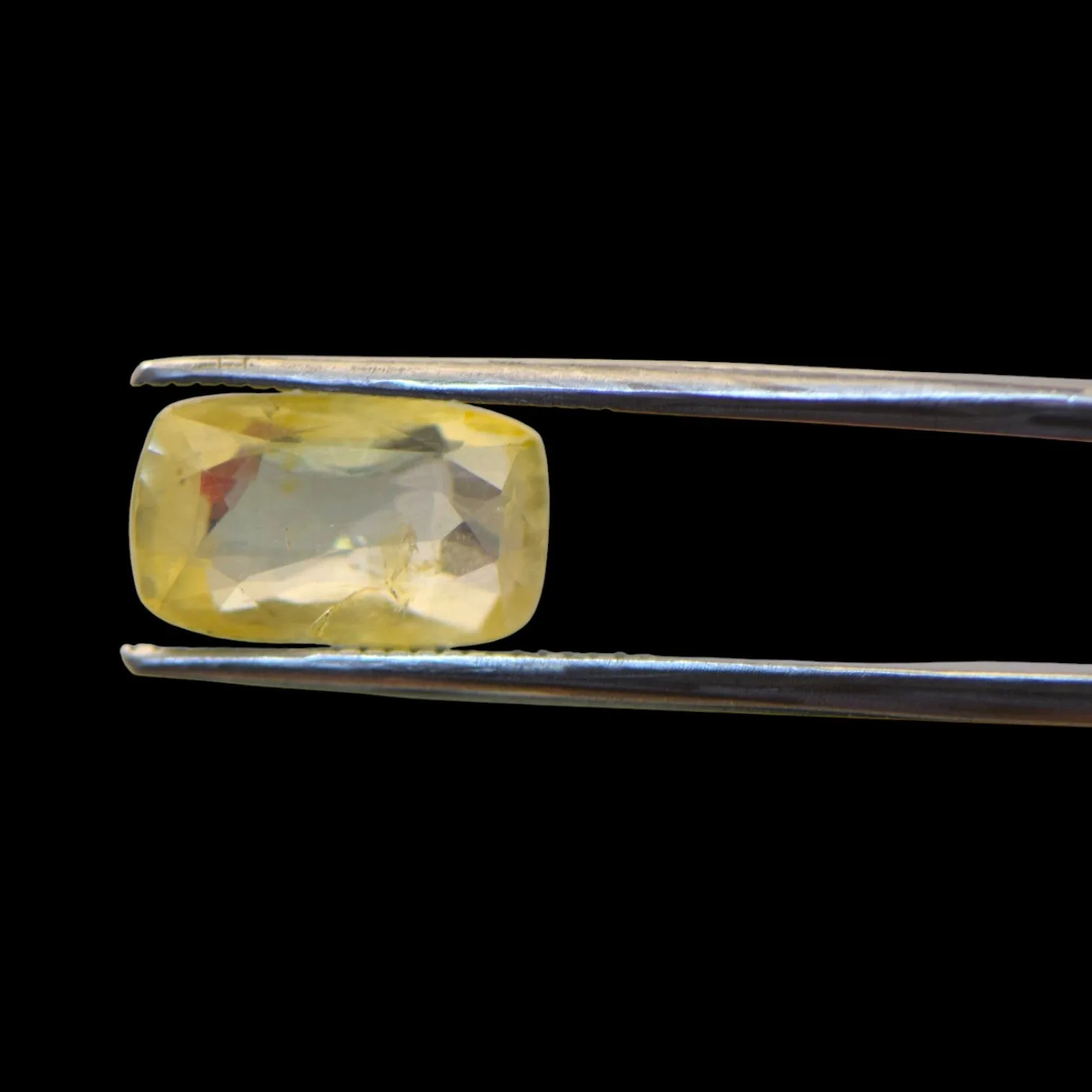 Yellow Sapphire - 6.62 Carat
