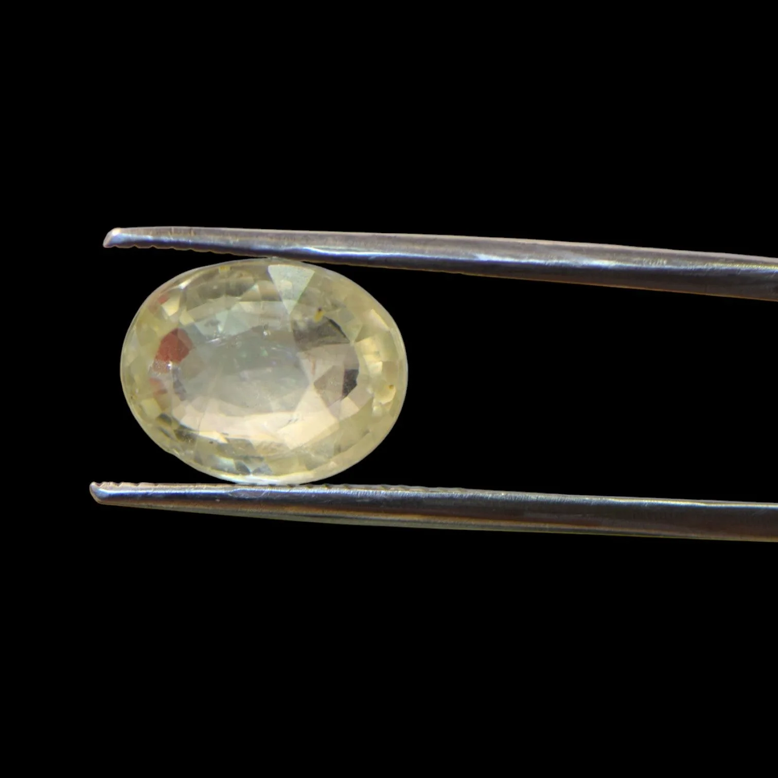 Yellow Sapphire - 4.77 Carat