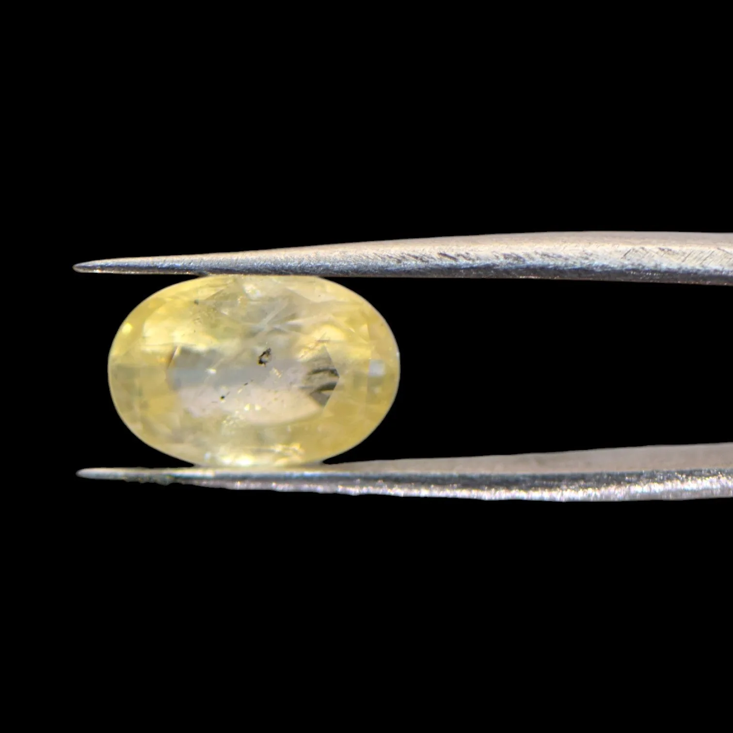 Yellow Sapphire - 5.92 Carat