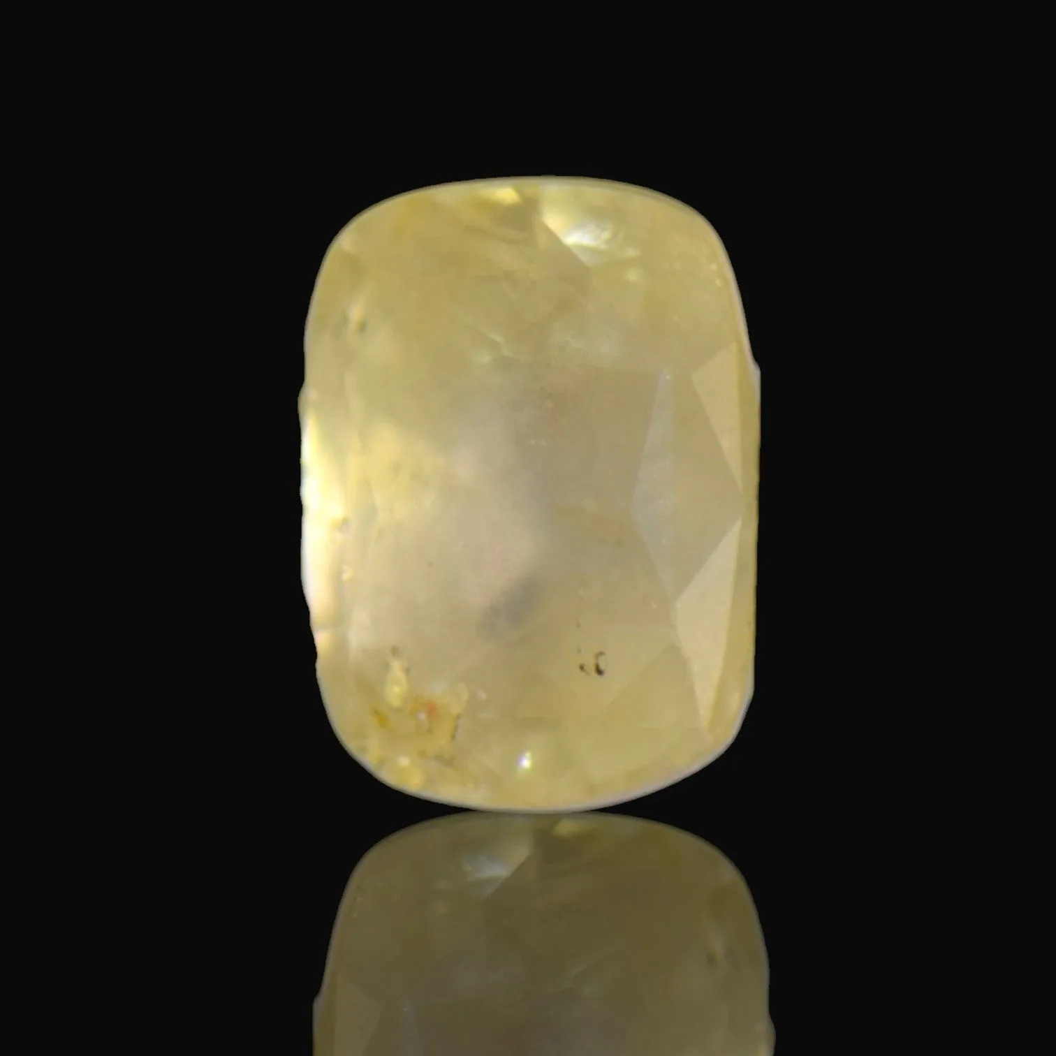 Yellow Sapphire - 5.63 Carat