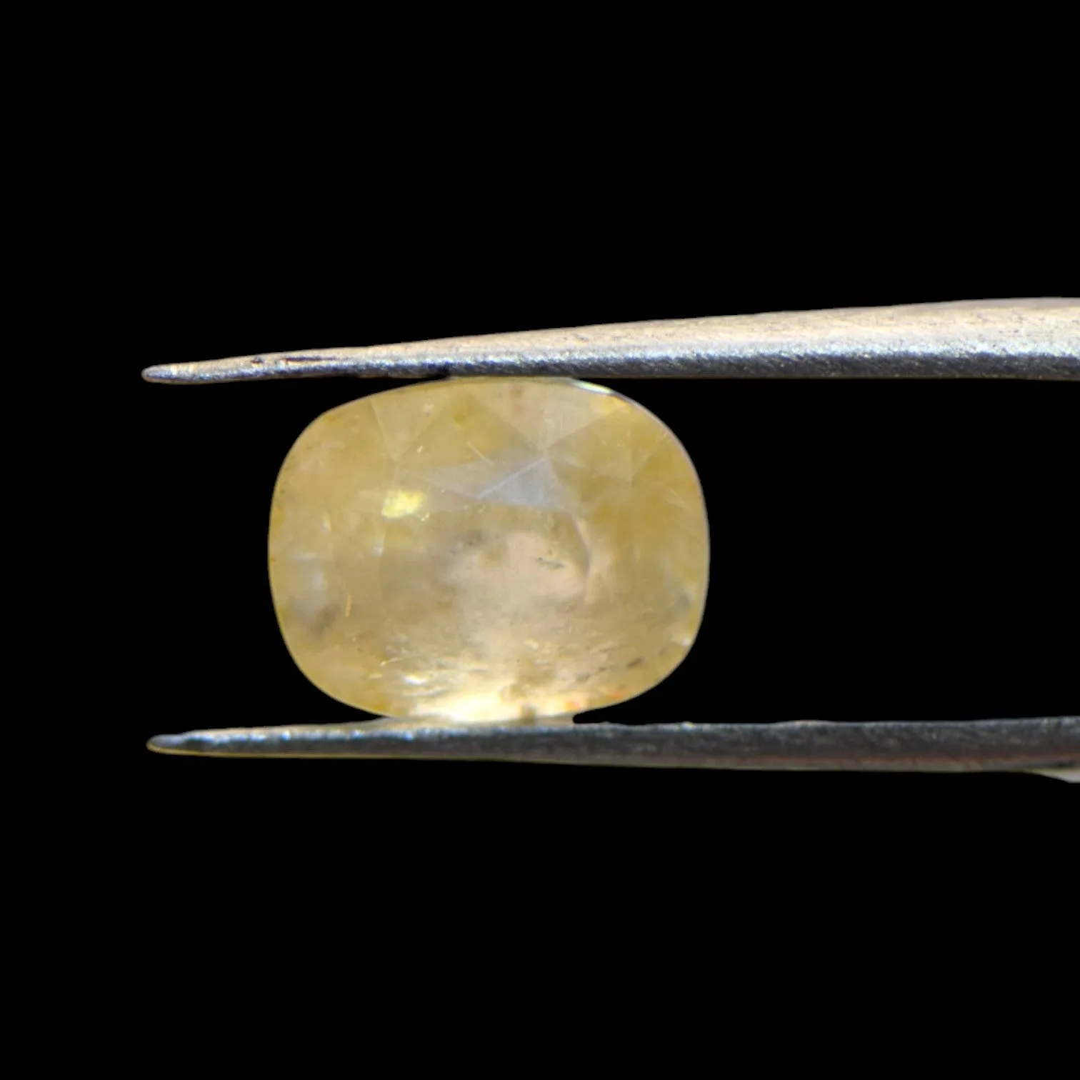 Yellow Sapphire - 6.59 Carat