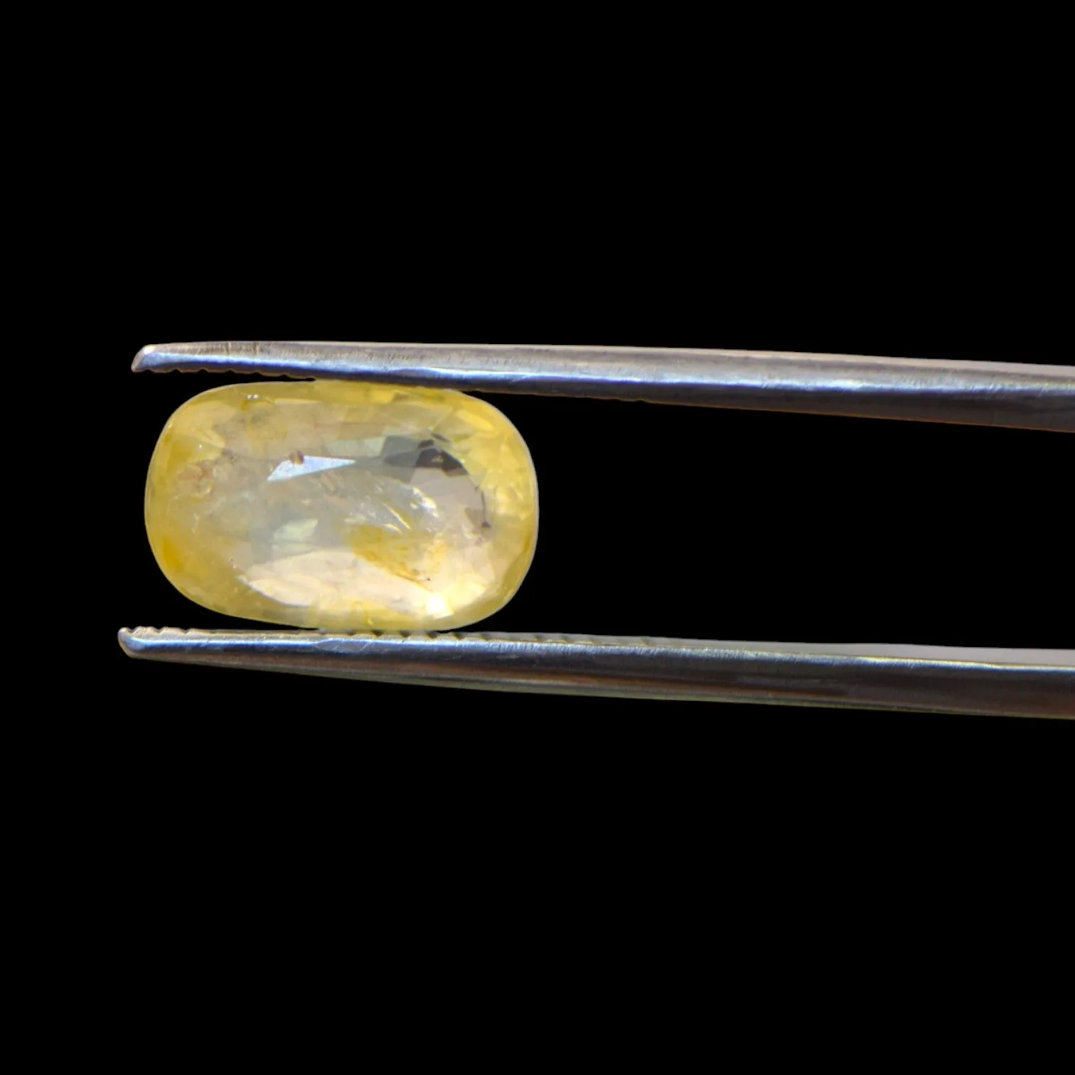Yellow Sapphire - 4.08 Carat