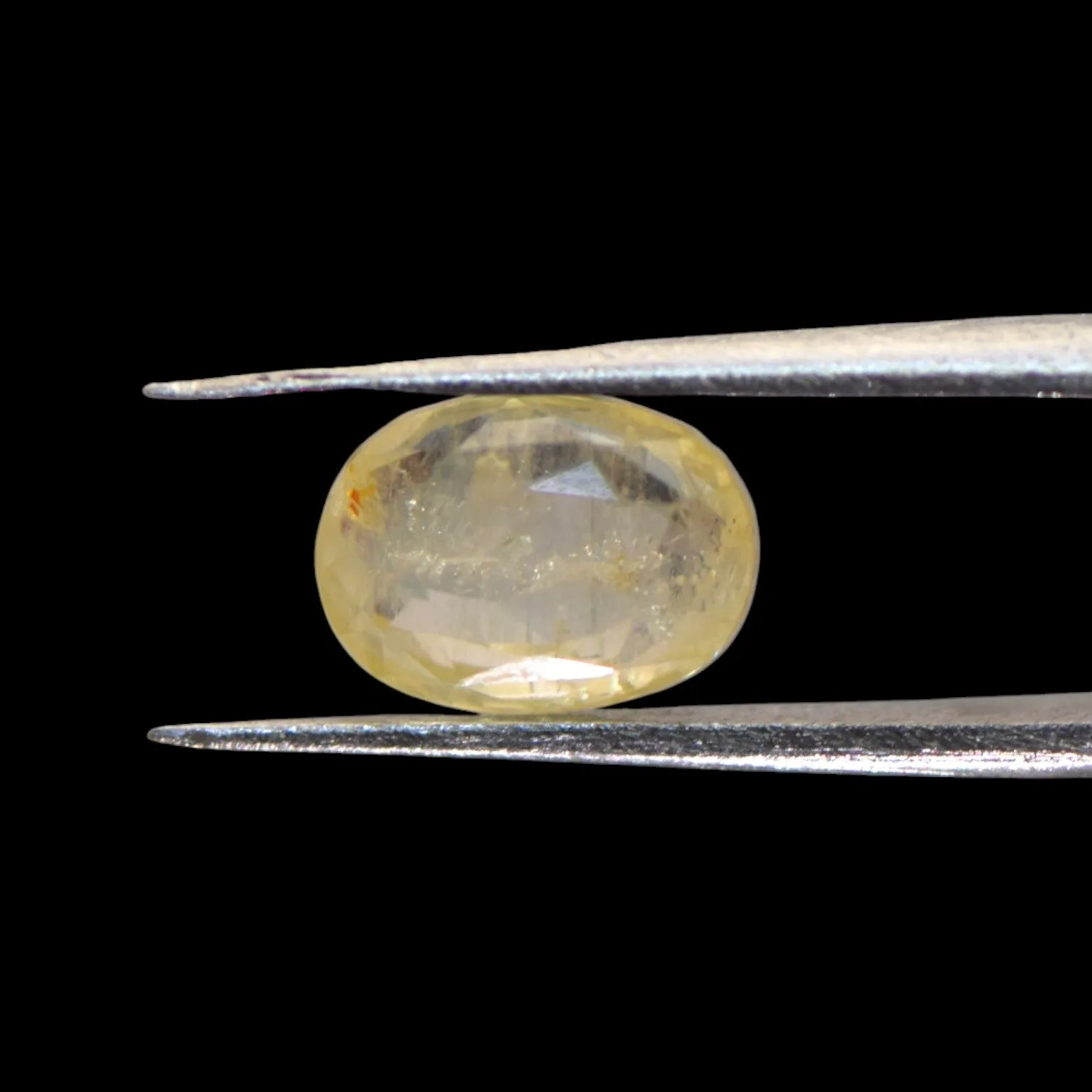 Yellow Sapphire - 4.67 Carat