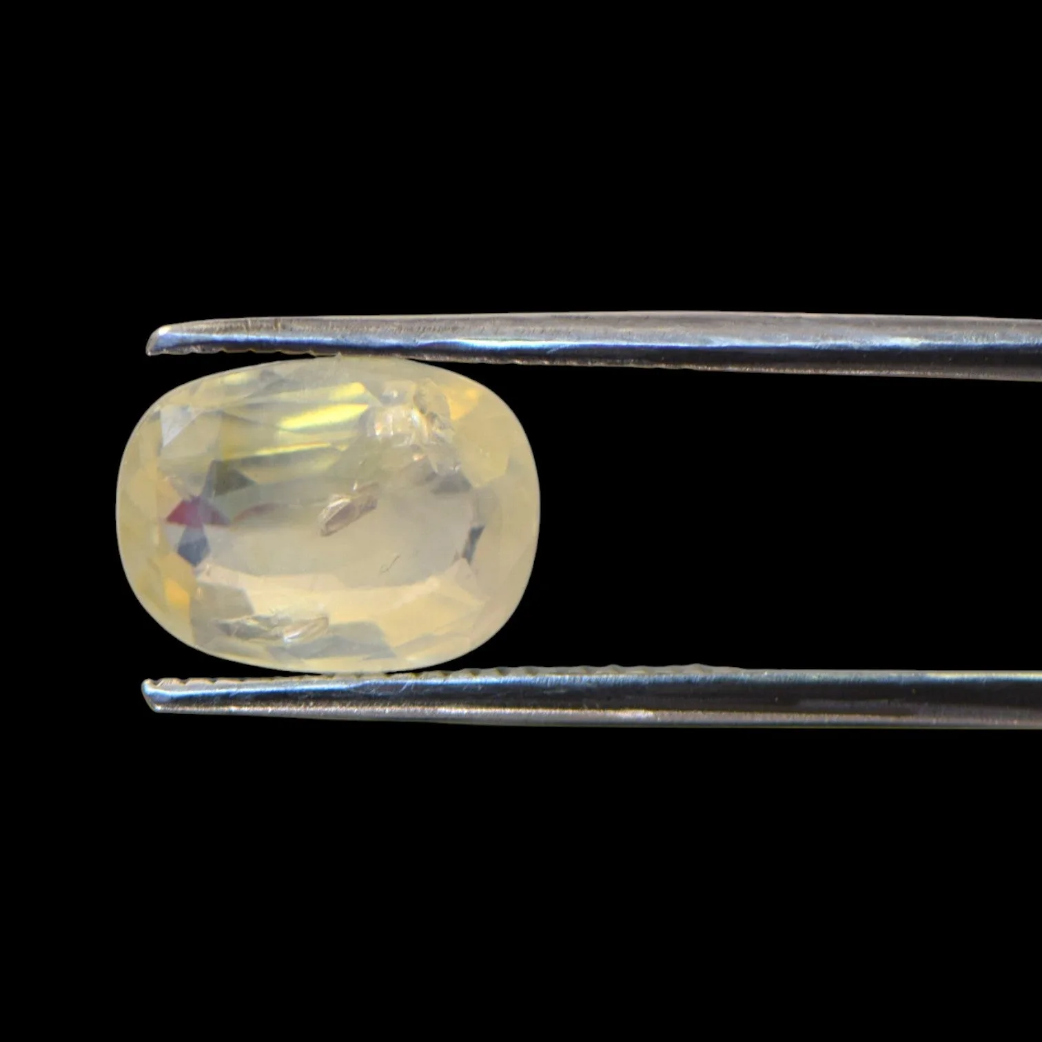 Yellow Sapphire - 4.66 Carat