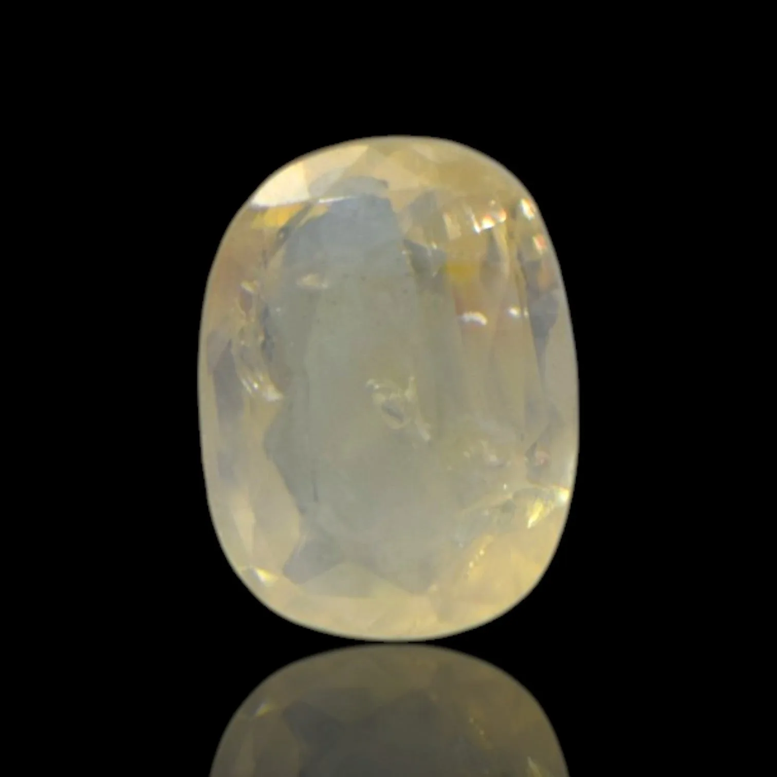 Yellow Sapphire - 4.66 Carat