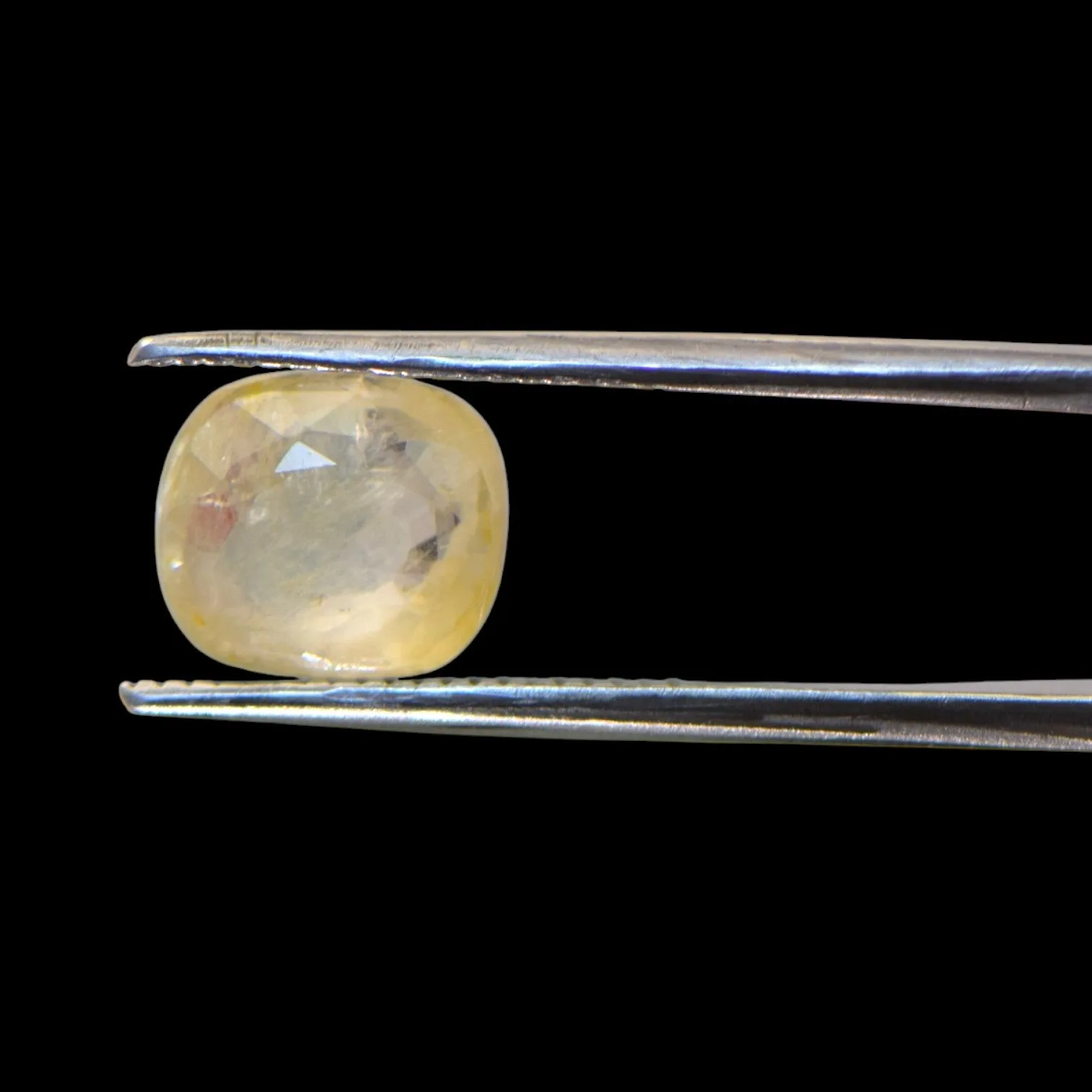 Yellow Sapphire - 4.09 Carat