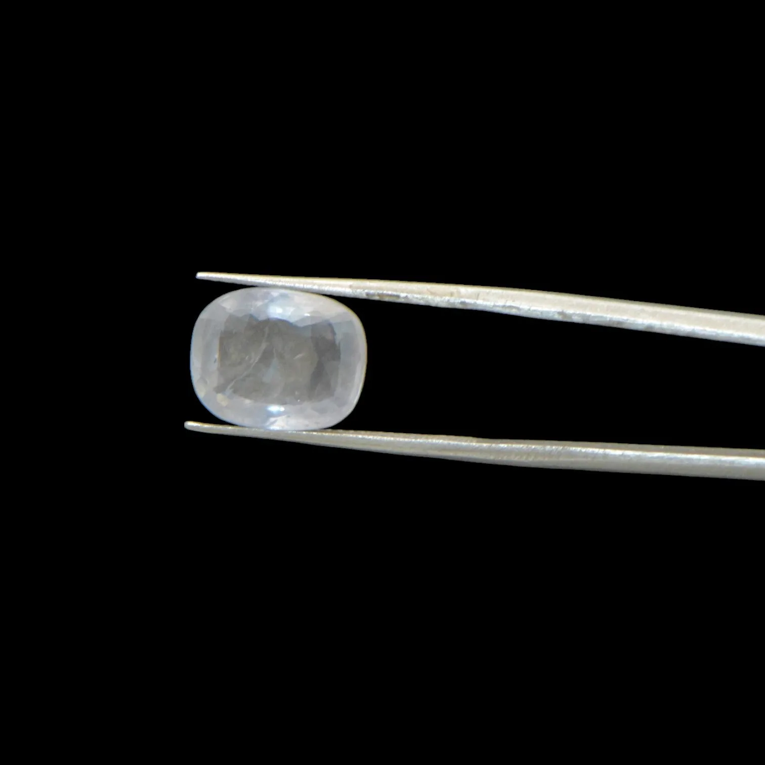 Blue Sapphire - 5.68 Carat