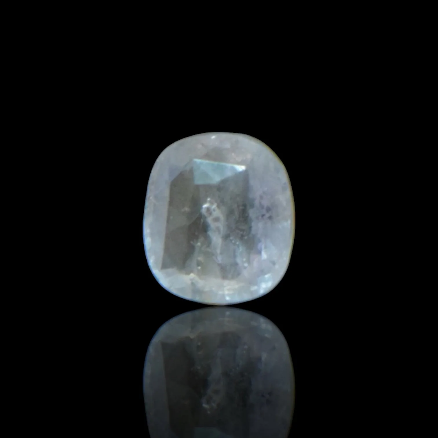 Blue Sapphire - 4.89 Carat