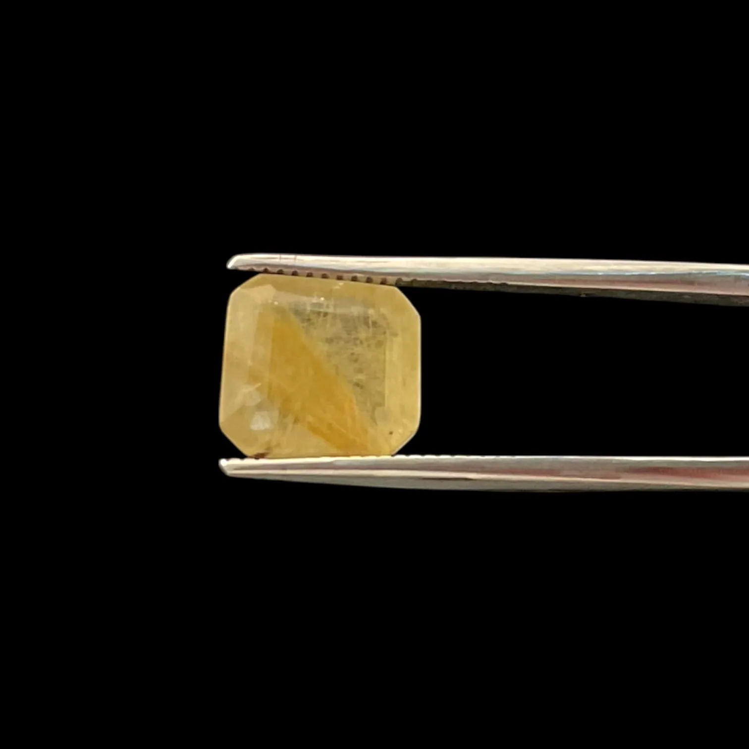 Golden Rutilated Quartz - 4.61 Carat