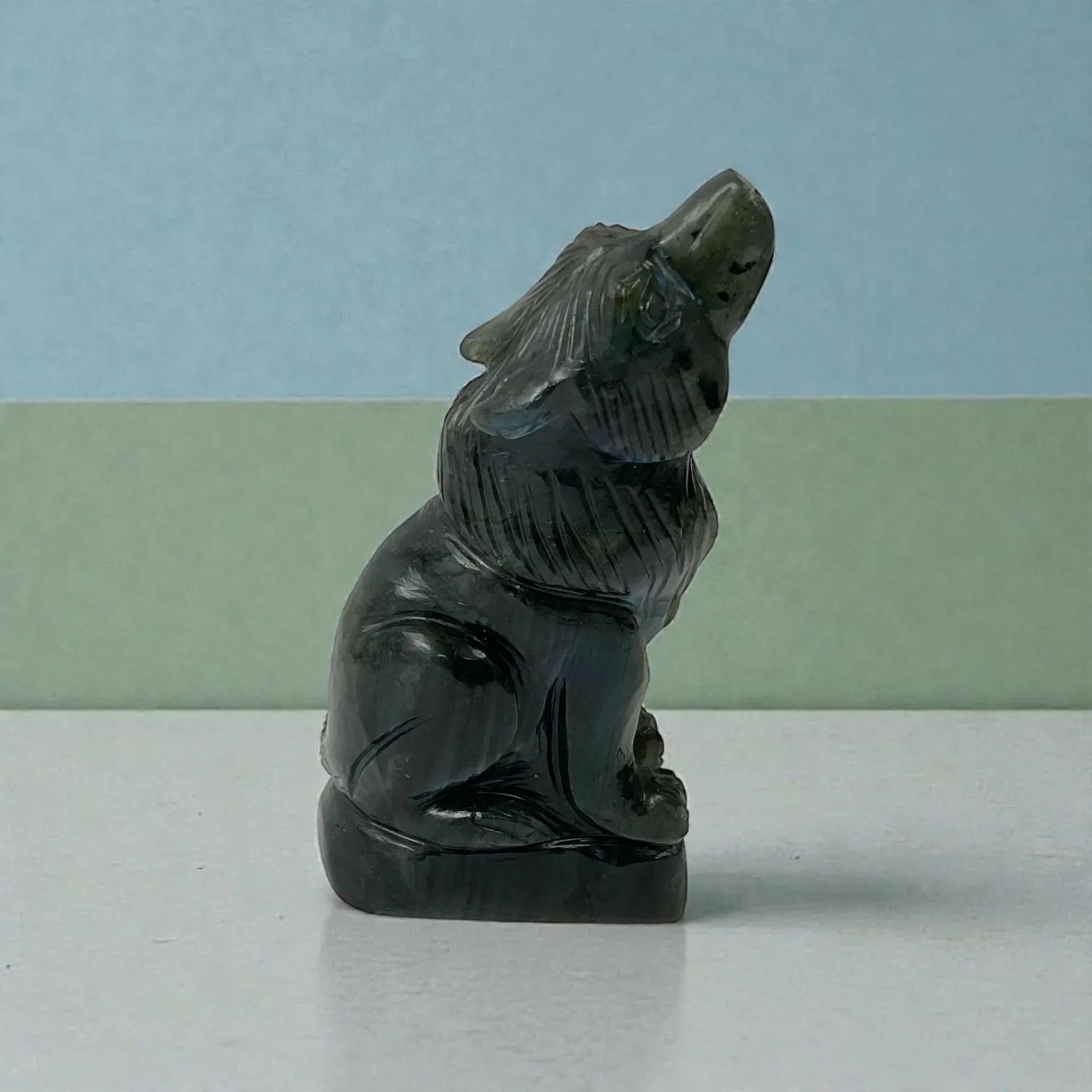 Labrodorite Wolf