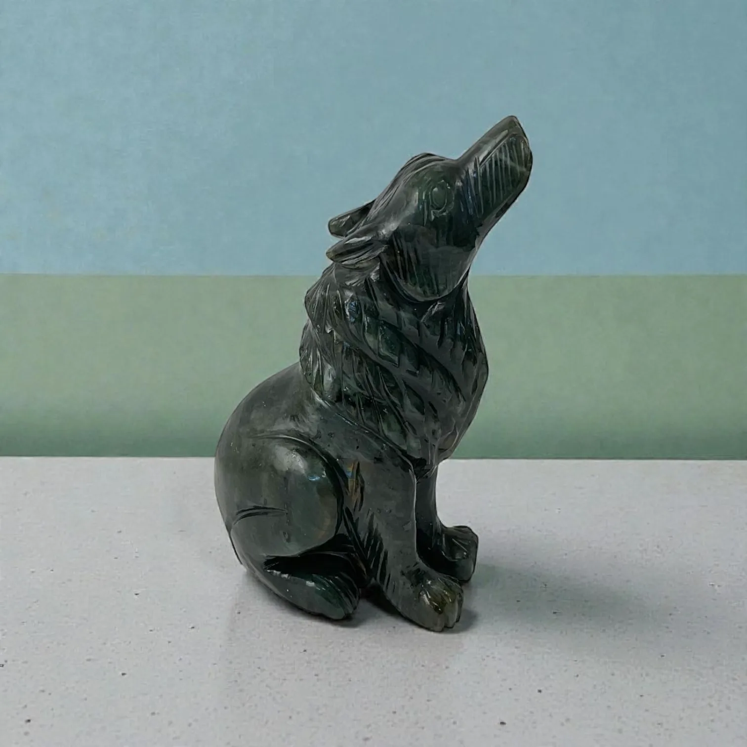 Labrodorite Wolf