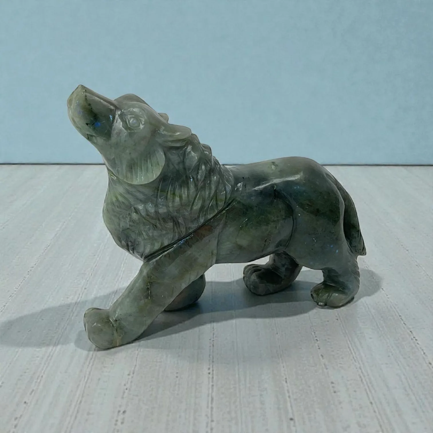 Labrodorite Wolf