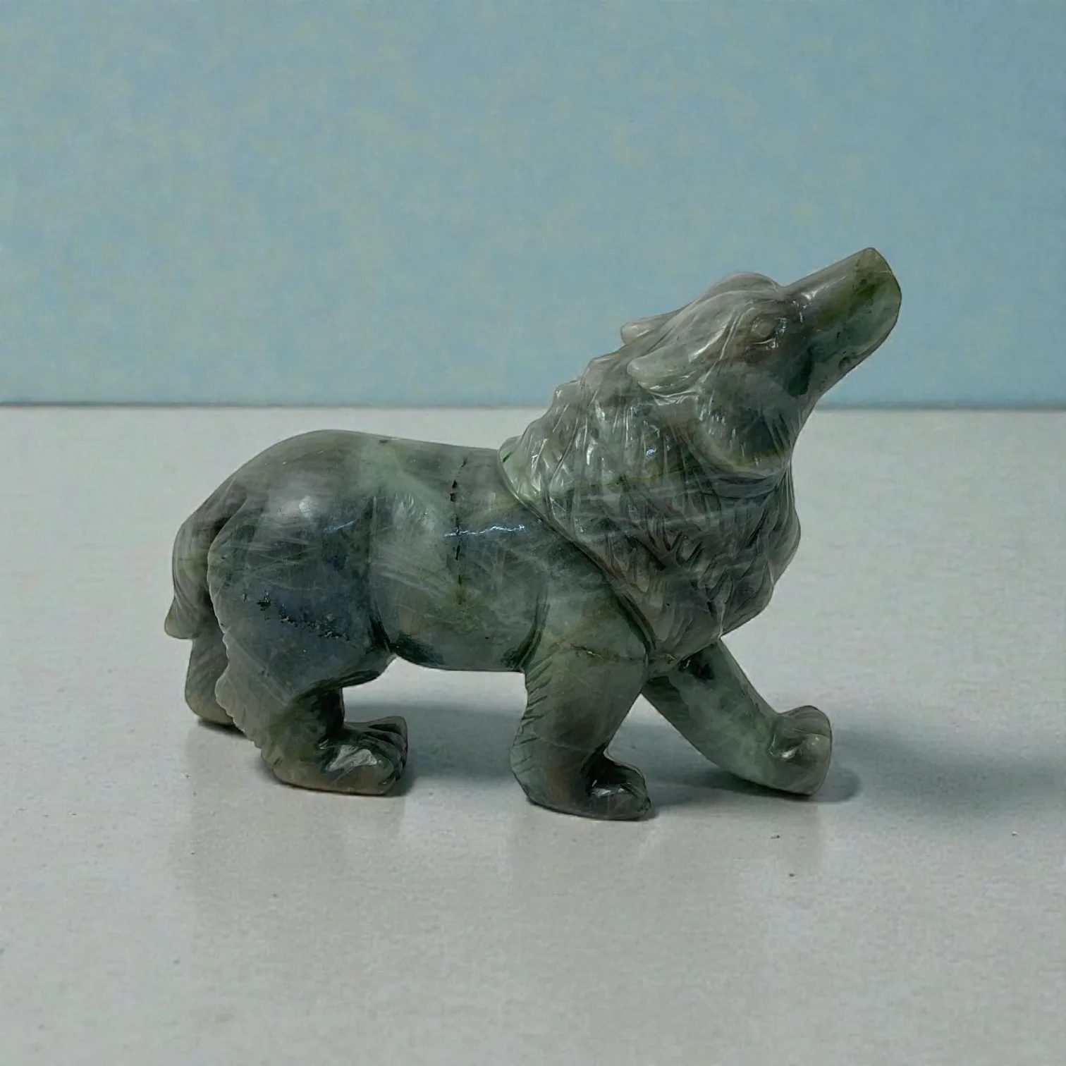 Labrodorite Wolf