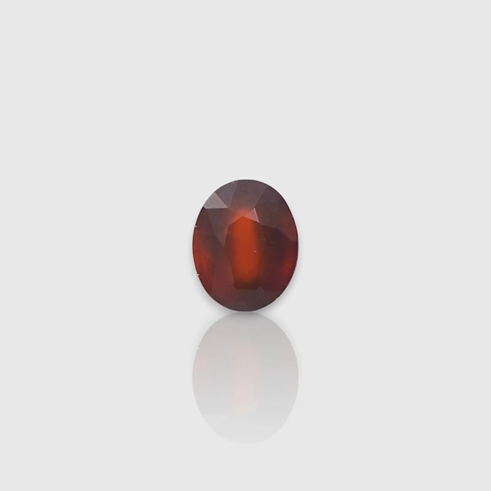 Hessonite - 8.4 Carat / AAA-Quality