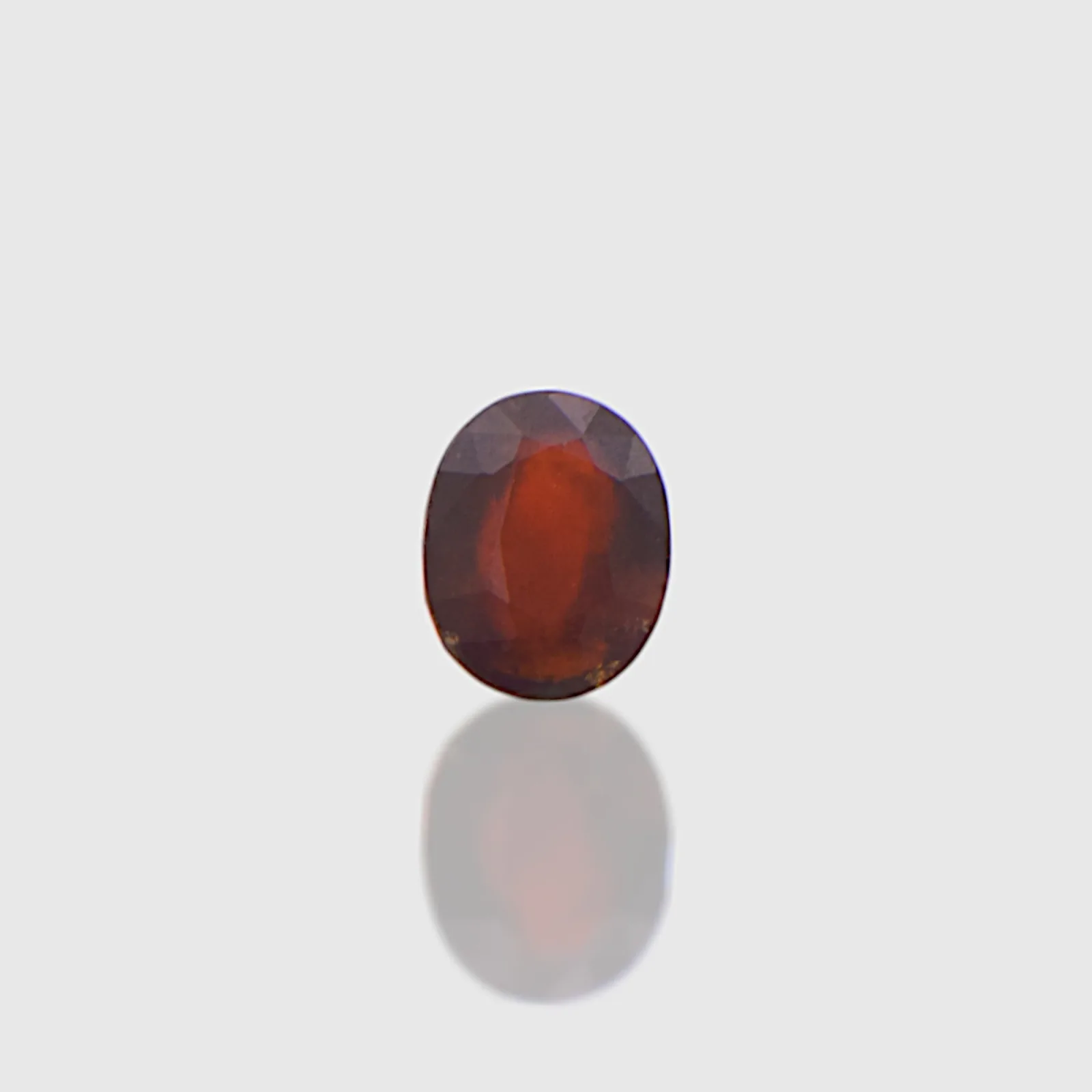 Hessonite - 9.48 Carat / AA-Quality