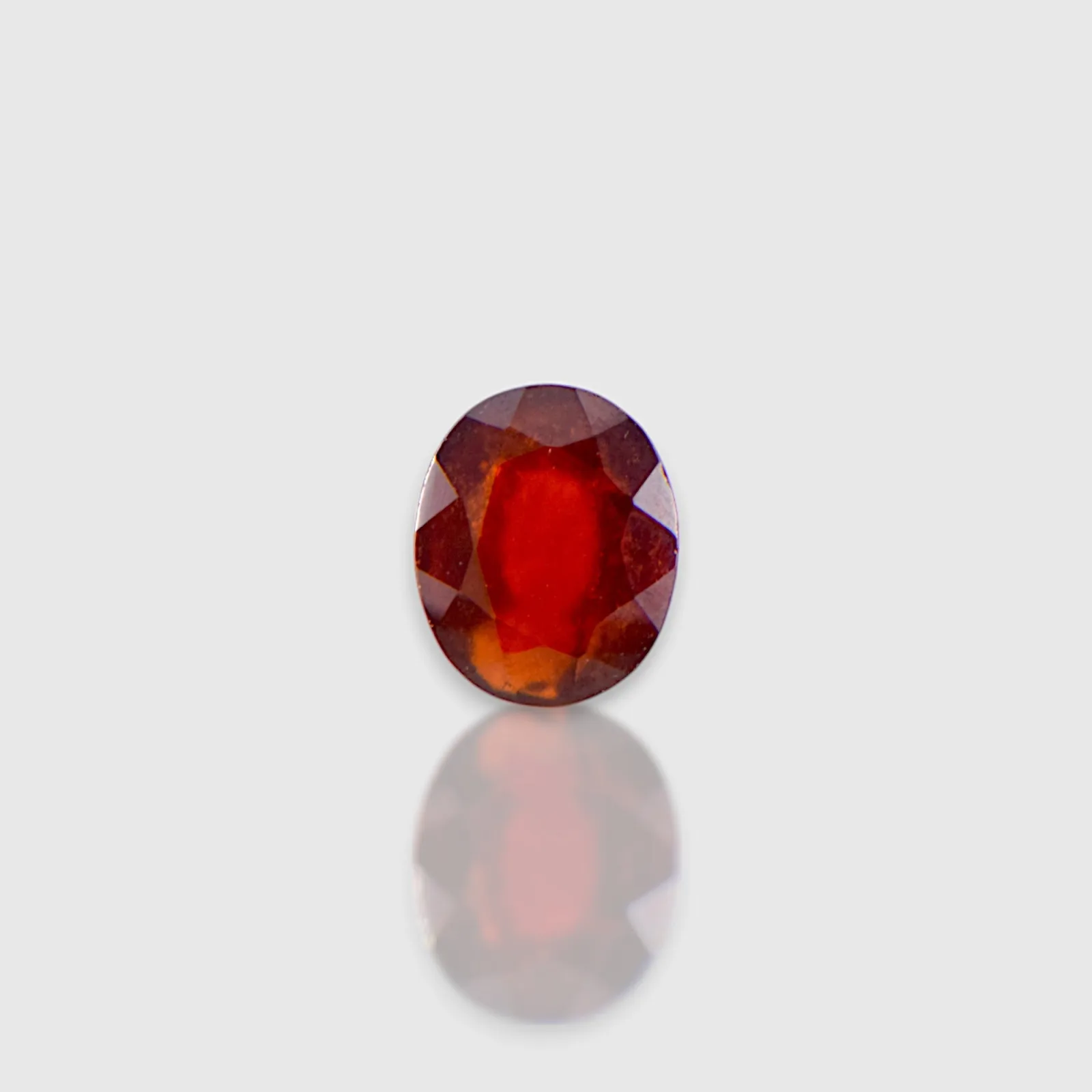 Hessonite - 8.67 Carat / AAA-Quality