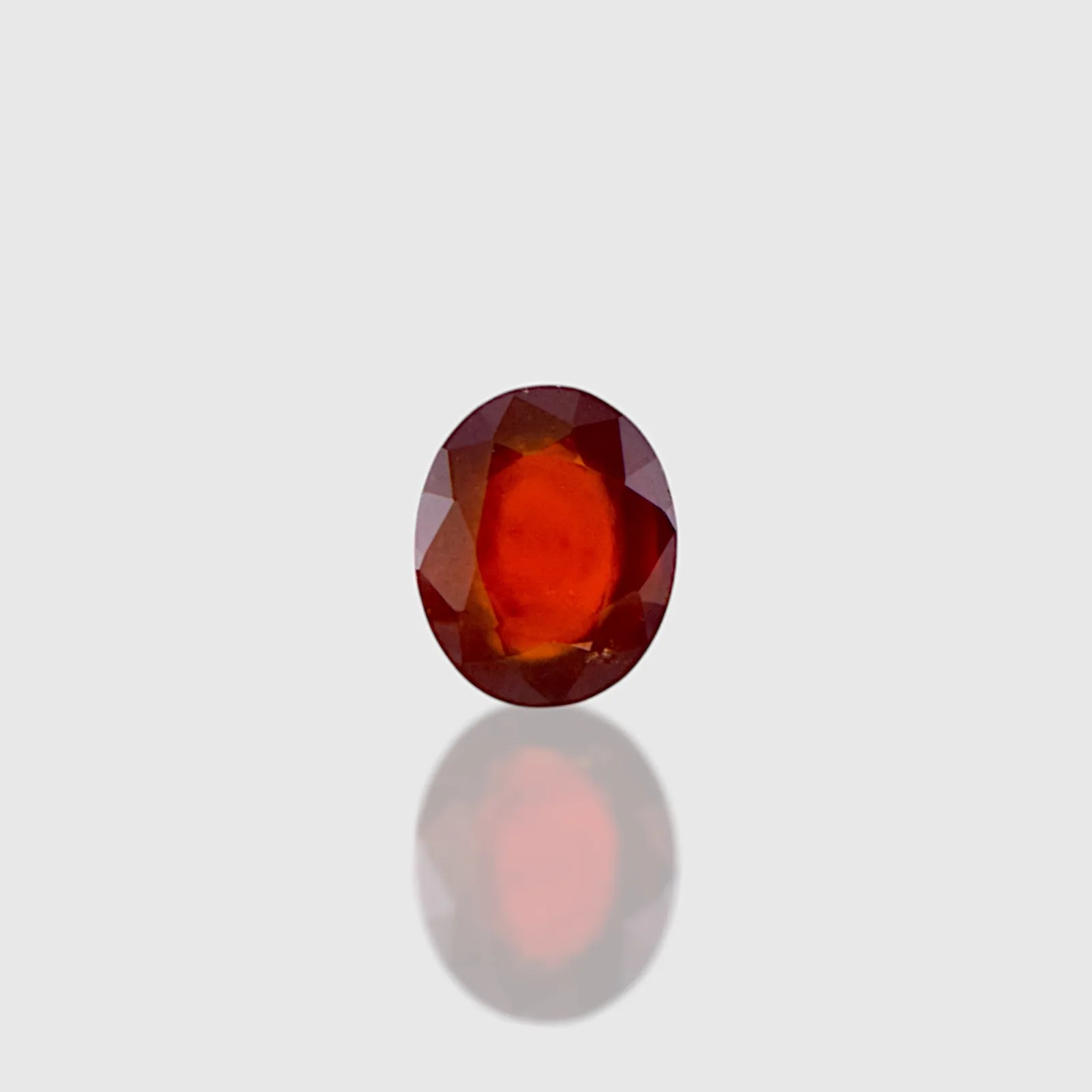Hessonite - 7.29 Carat / AAA-Quality