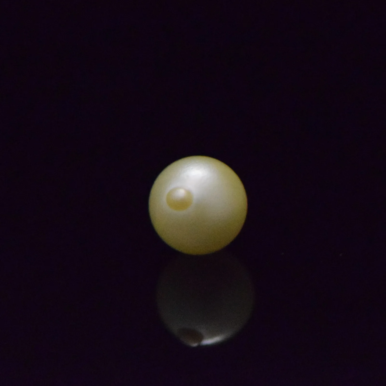 South Sea Pearl - 8.48 Carat