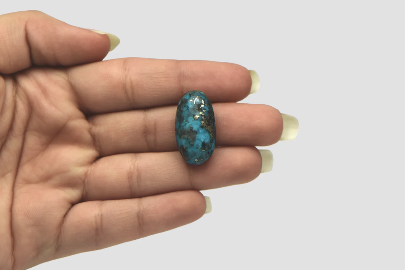 Irani Turquoise - 21.15 Carat / AAA-Quality