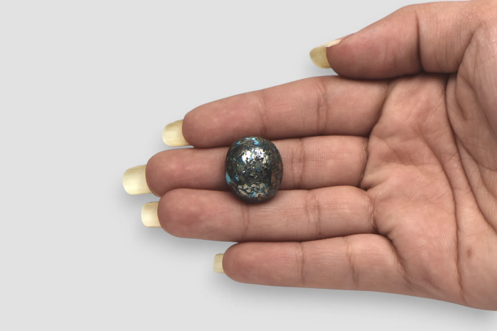 Irani Turquoise - 27.5 Carat / AA-Quality
